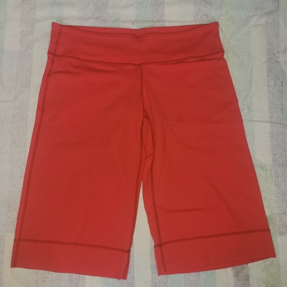 Lululemon shorts sz 12 - Picture 2 of 2